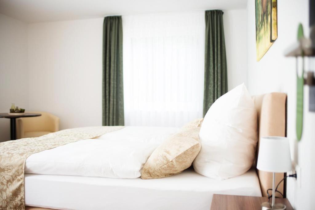 Hotel Auerhahn Nest Bad Wildbad Zewnętrze zdjęcie